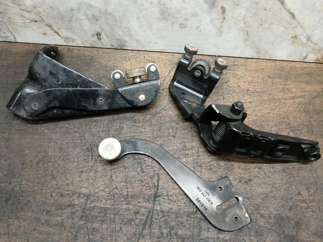 bontott VW TRANSPORTER Tolóajtó Sín Görgő Szett