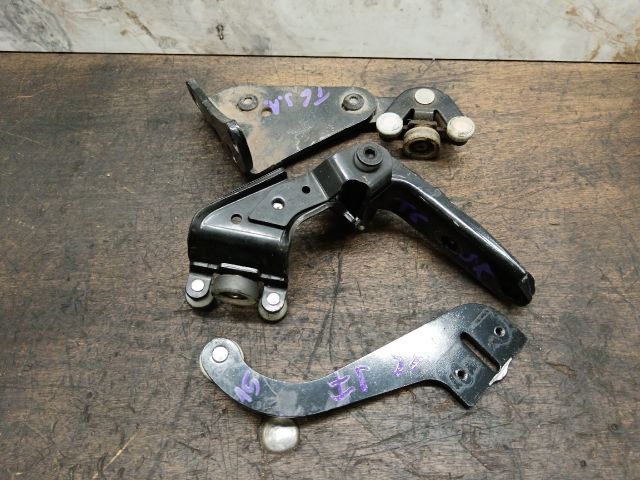 bontott VW TRANSPORTER Tolóajtó Sín Görgő Szett