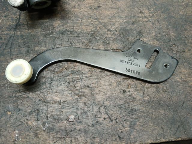 bontott VW TRANSPORTER Tolóajtó Sín Görgő Szett