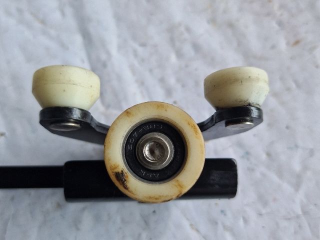 bontott VW TRANSPORTER Tolóajtó Sín Görgő Szett