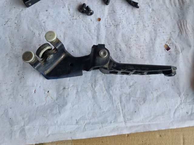 bontott VW TRANSPORTER Tolóajtó Sín Görgő Szett