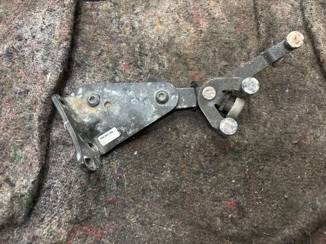 bontott VW TRANSPORTER Tolóajtó Sín Görgő