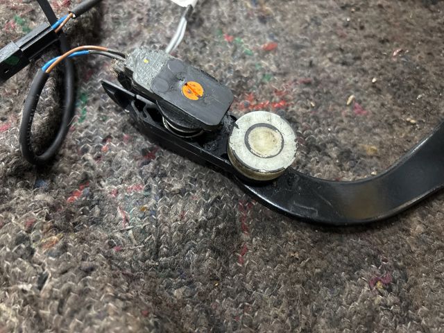 bontott VW TRANSPORTER Tolóajtó Sín Görgő