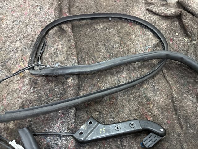 bontott VW TRANSPORTER Tolóajtó Sín Görgő