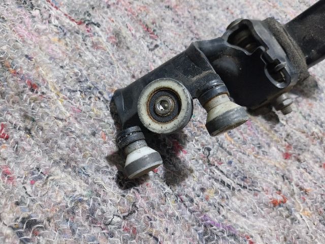 bontott VW TRANSPORTER Tolóajtó Sín Görgő