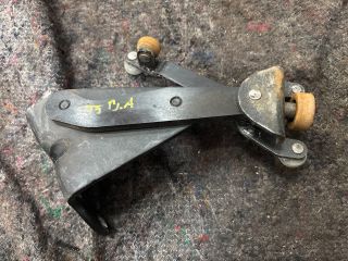 bontott VW TRANSPORTER Tolóajtó Sín Görgő