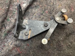 bontott VW TRANSPORTER Tolóajtó Sín Görgő