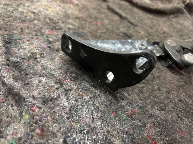 bontott VW TRANSPORTER Tolóajtó Sín Görgő