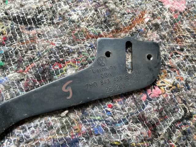 bontott VW TRANSPORTER Tolóajtó Sín Görgő