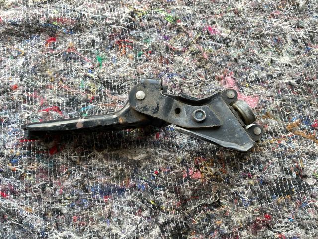 bontott VW TRANSPORTER Tolóajtó Sín Görgő