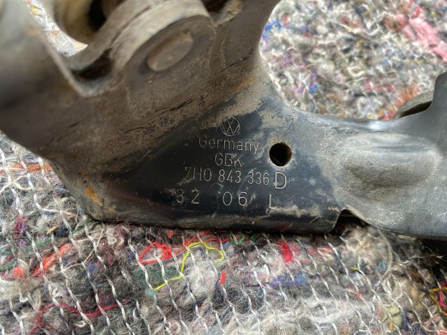 bontott VW TRANSPORTER Tolóajtó Sín Görgő