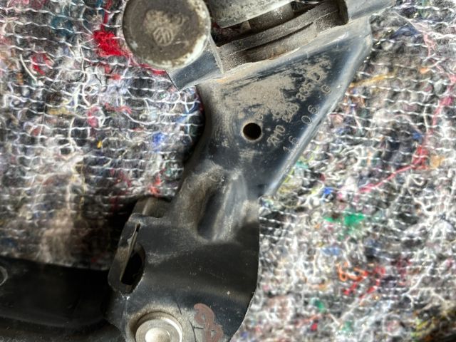 bontott VW TRANSPORTER Tolóajtó Sín Görgő