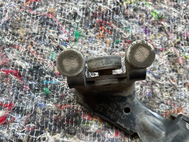 bontott VW TRANSPORTER Tolóajtó Sín Görgő