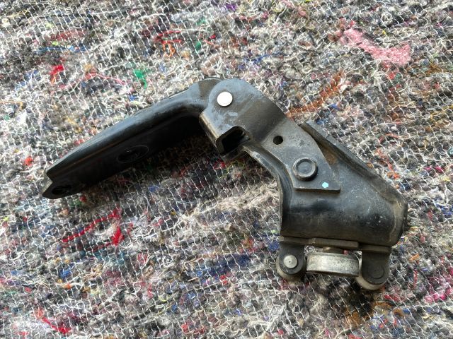 bontott VW TRANSPORTER Tolóajtó Sín Görgő