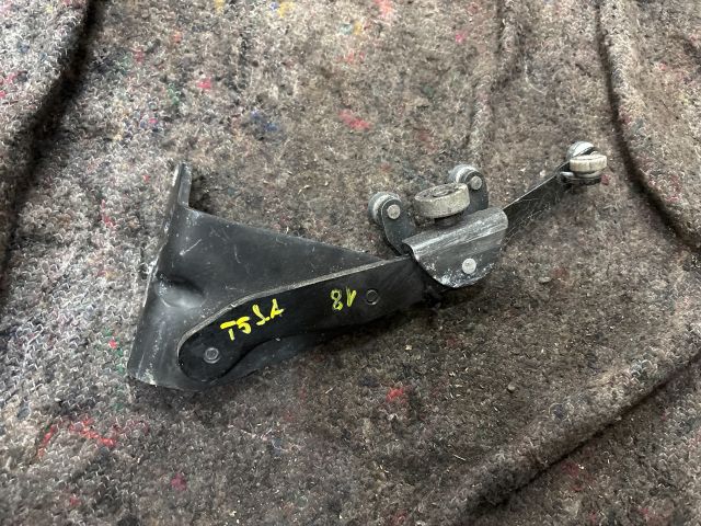 bontott VW TRANSPORTER Tolóajtó Sín Görgő