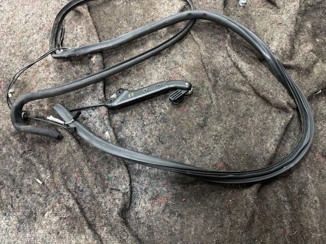 bontott VW TRANSPORTER Tolóajtó Sín Görgő