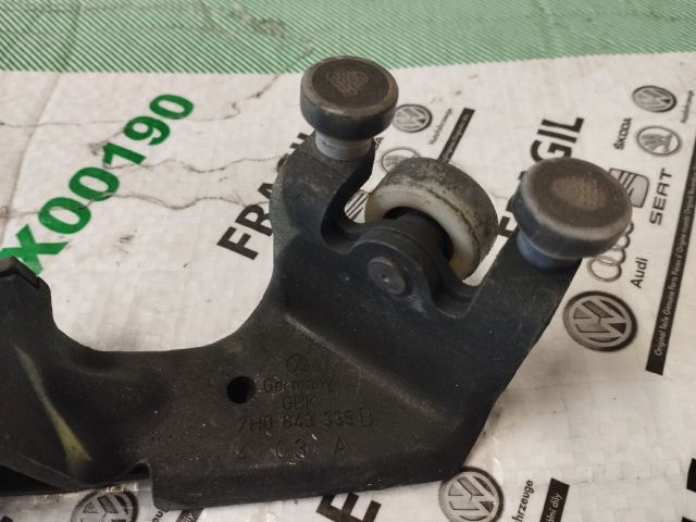 bontott VW TRANSPORTER Tolóajtó Sín Görgő