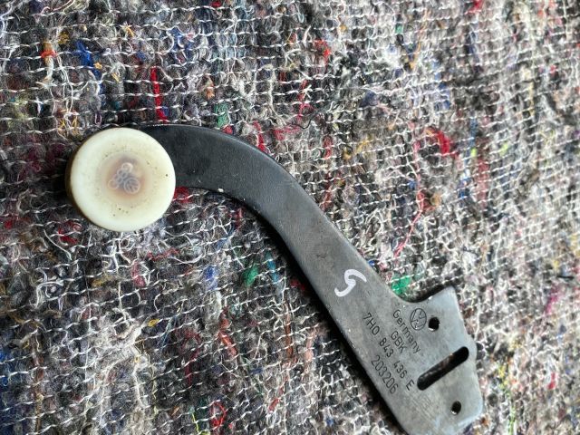 bontott VW TRANSPORTER Tolóajtó Sín Görgő