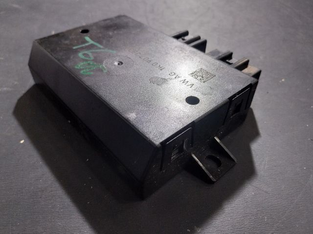 bontott VW TRANSPORTER Vonóhorog Elektronika