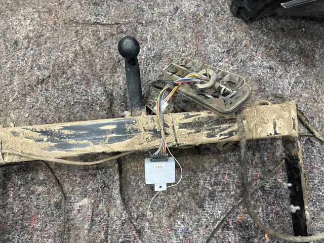 bontott VW TRANSPORTER Vonóhorog