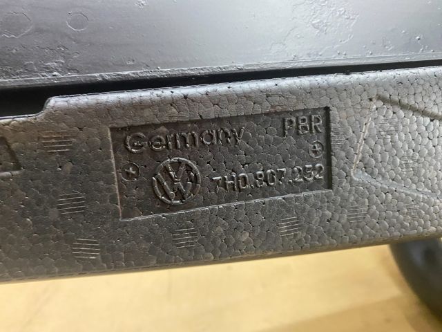 bontott VW TRANSPORTER Vonóhorog