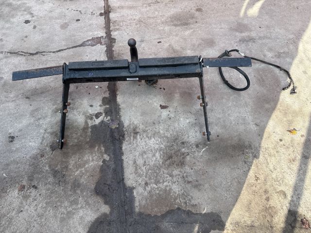 bontott VW TRANSPORTER Vonóhorog