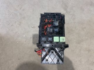 bontott VW UP Biztosítéktábla Motortér