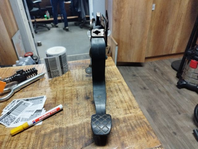 bontott VW UP Kuplung Pedál