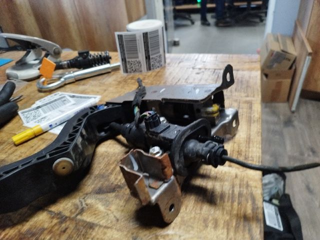 bontott VW UP Kuplung Pedál