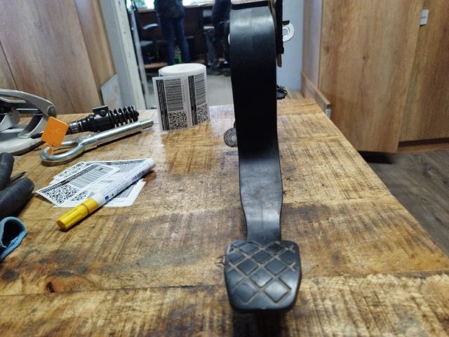 bontott VW UP Kuplung Pedál