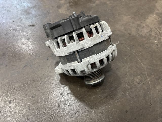 bontott VW UP Generátor