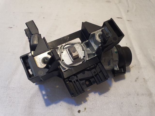 bontott VW UP Gyújtáskapcsoló Házzal