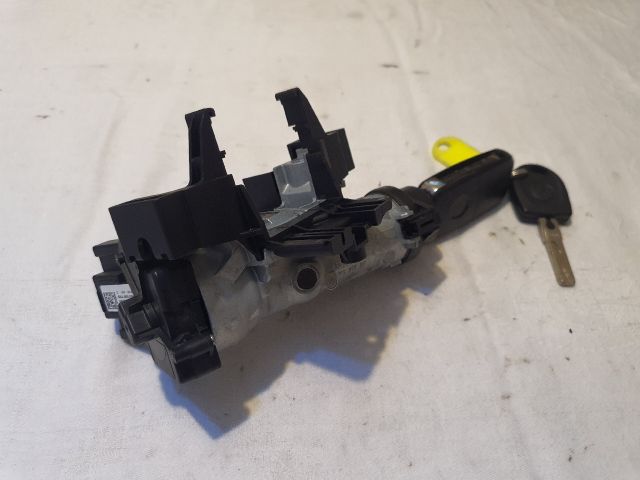 bontott VW UP Gyújtáskapcsoló Házzal