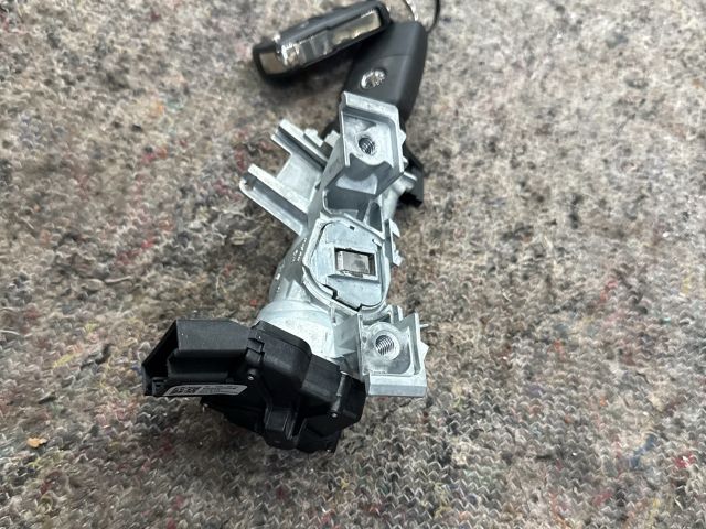 bontott VW UP Gyújtáskapcsoló Házzal