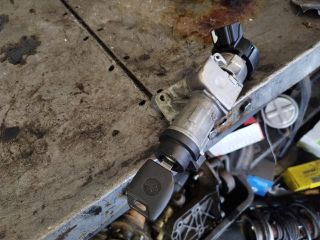 bontott VW UP Gyújtáskapcsoló Házzal