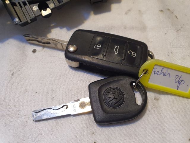 bontott VW UP Gyújtáskapcsoló Házzal