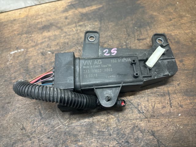 bontott VW UP Hűtőventilátor Relé