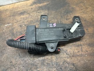 bontott VW UP Hűtőventilátor Relé