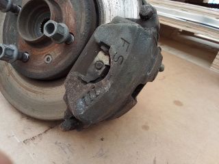 bontott VW UP Jobb első Féknyereg Munkahengerrel