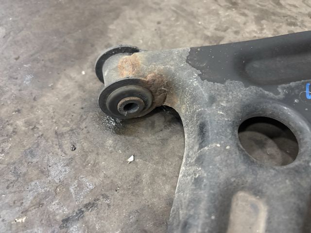 bontott VW UP Jobb első Lengőkar