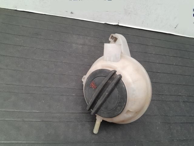 bontott VW UP Kiegyenlítő Tartály