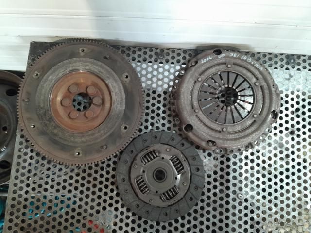 bontott VW UP Kuplung Szett (Szerkezet, Tárcsa)