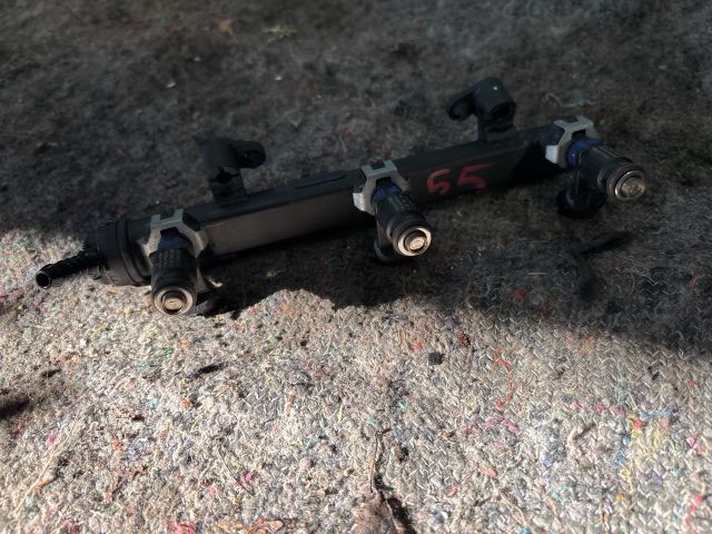 bontott VW UP Porlasztó Sor / Híd