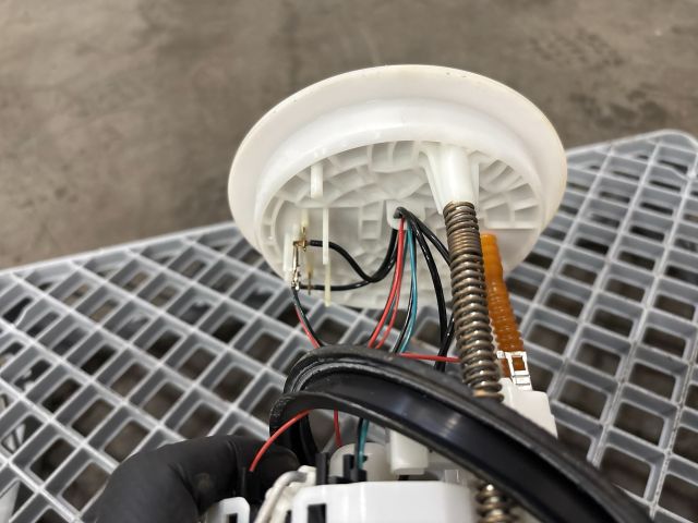 bontott VW UP Üzemanyag Szivattyú