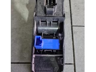 bontott VW UP Ablakemelő Kapcsoló Négyes / Kettes