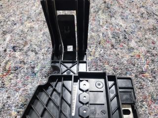 bontott VW UP Akkumulátor Tartó