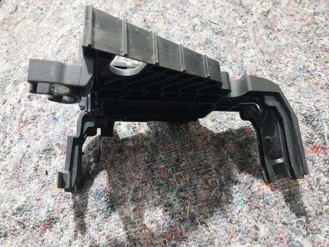 bontott VW UP Akkumulátor Tartó