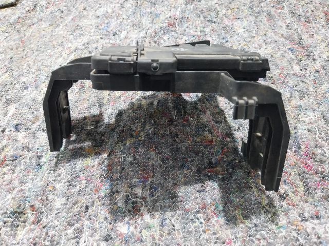 bontott VW UP Akkumulátor Tartó