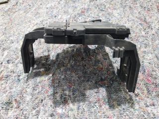 bontott VW UP Akkumulátor Tartó