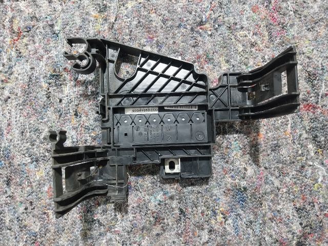 bontott VW UP Akkumulátor Tartó